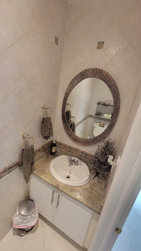 Private bedroom (ideal for female) for rent - photo 4