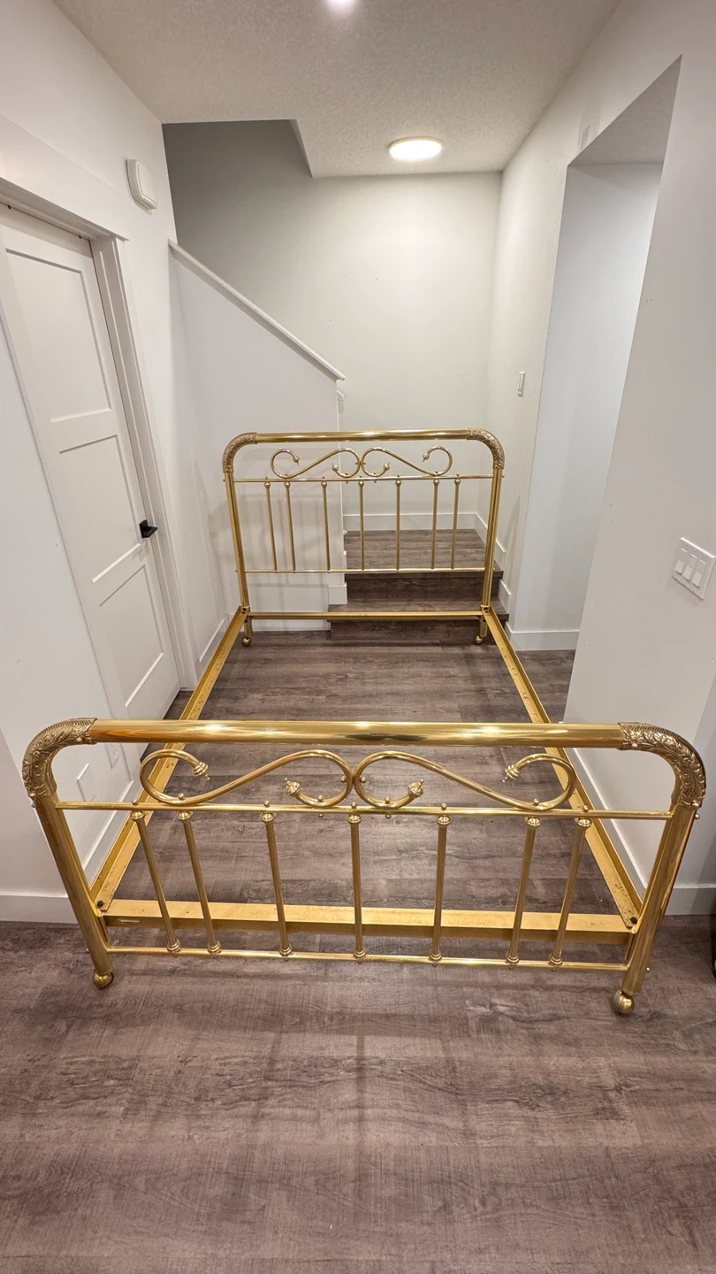 Vintage Brass Queen bed frame - photo 2