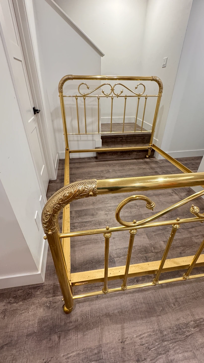 Vintage Brass Queen bed frame - photo 4