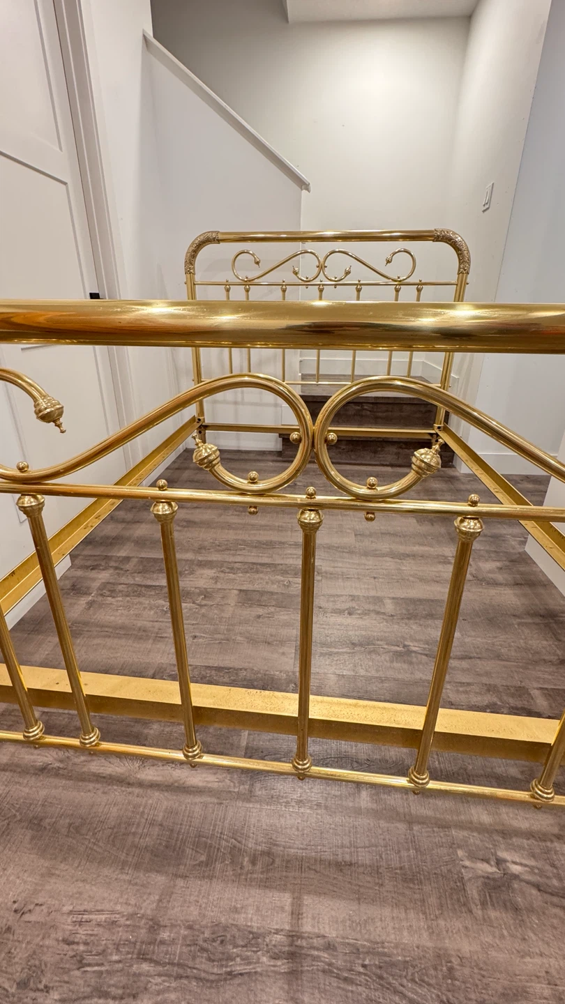 Vintage Brass Queen bed frame - photo 5