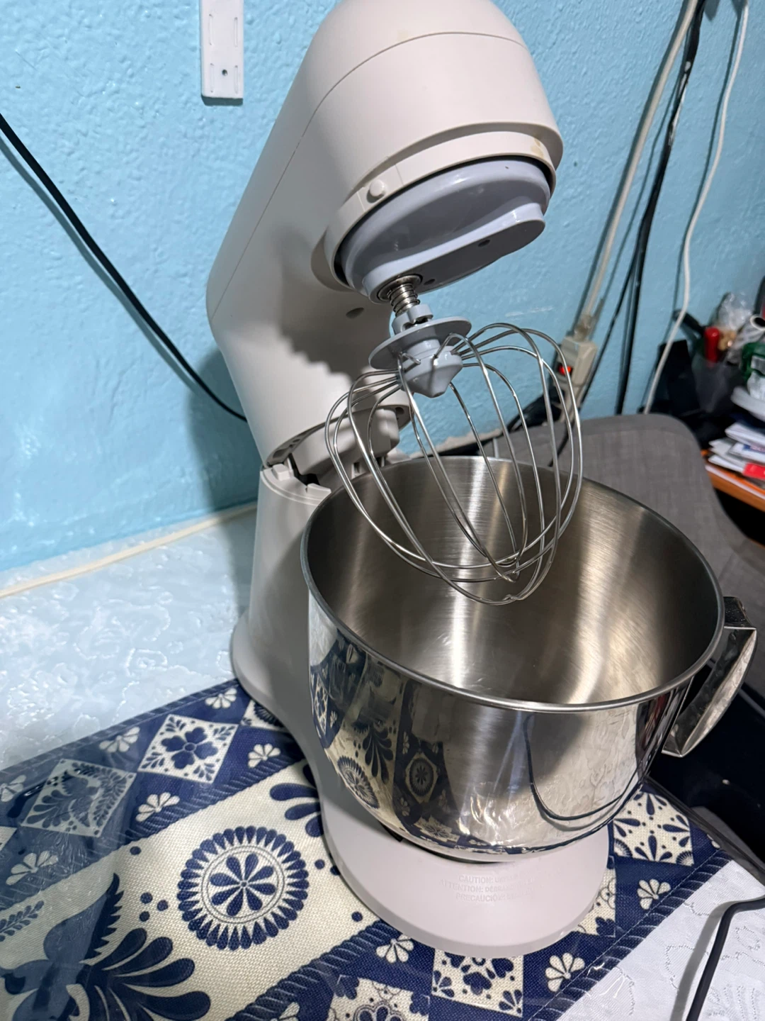 Beautiful 5.3 Qt Stand Mixer - photo 2
