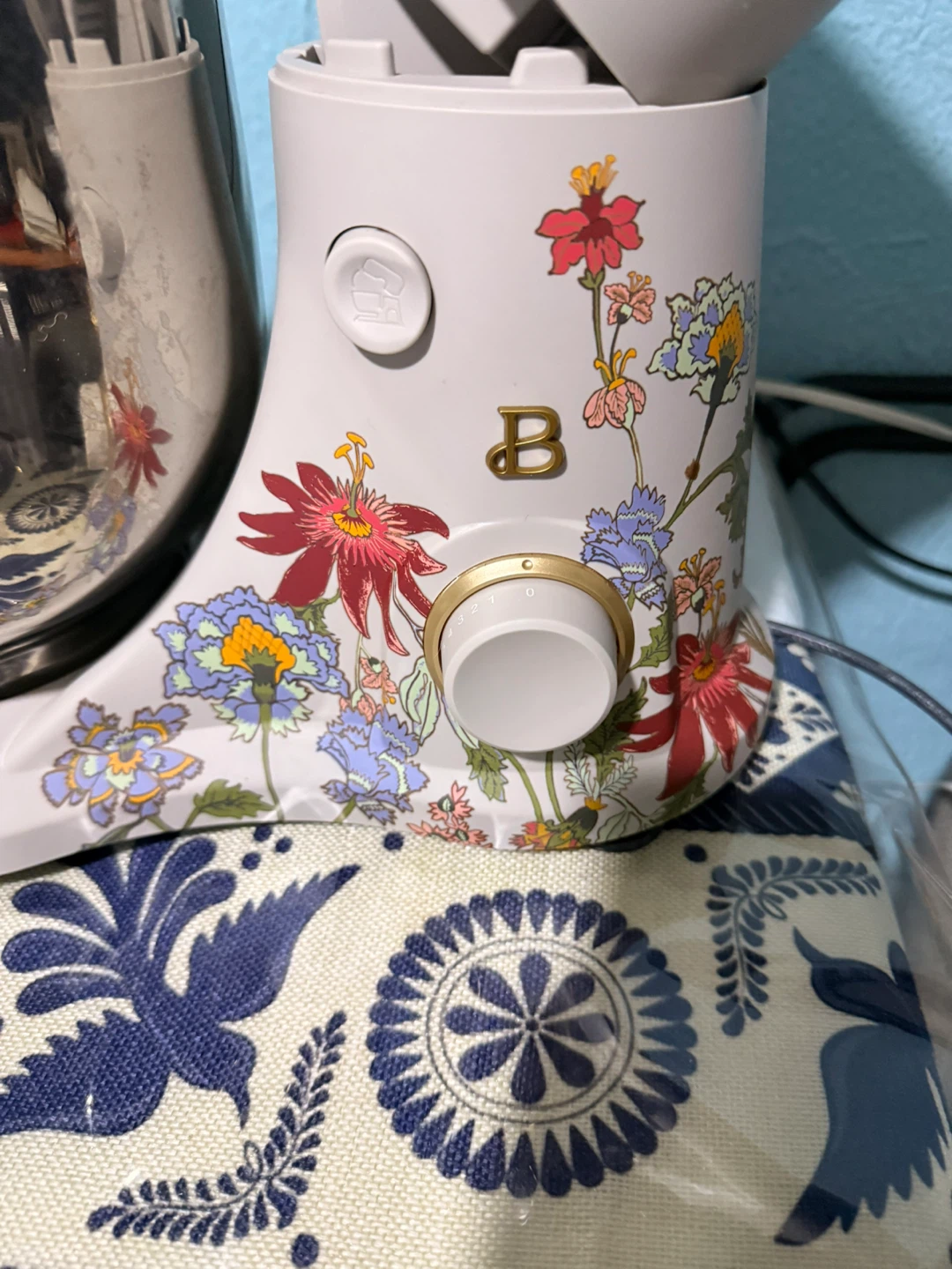 Beautiful 5.3 Qt Stand Mixer - photo 4