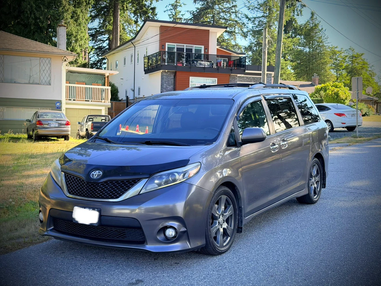 2016 Toyota Sienna SE - photo 2