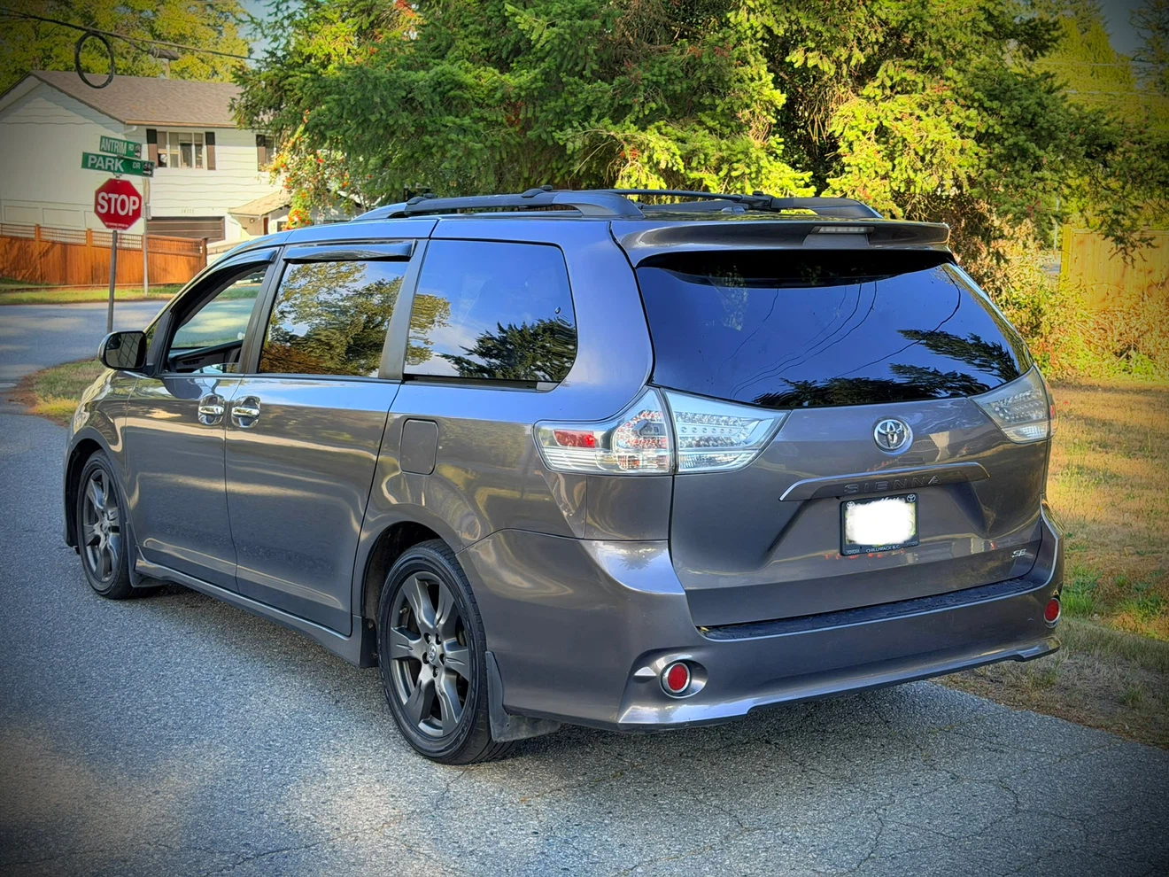 2016 Toyota Sienna SE - photo 3