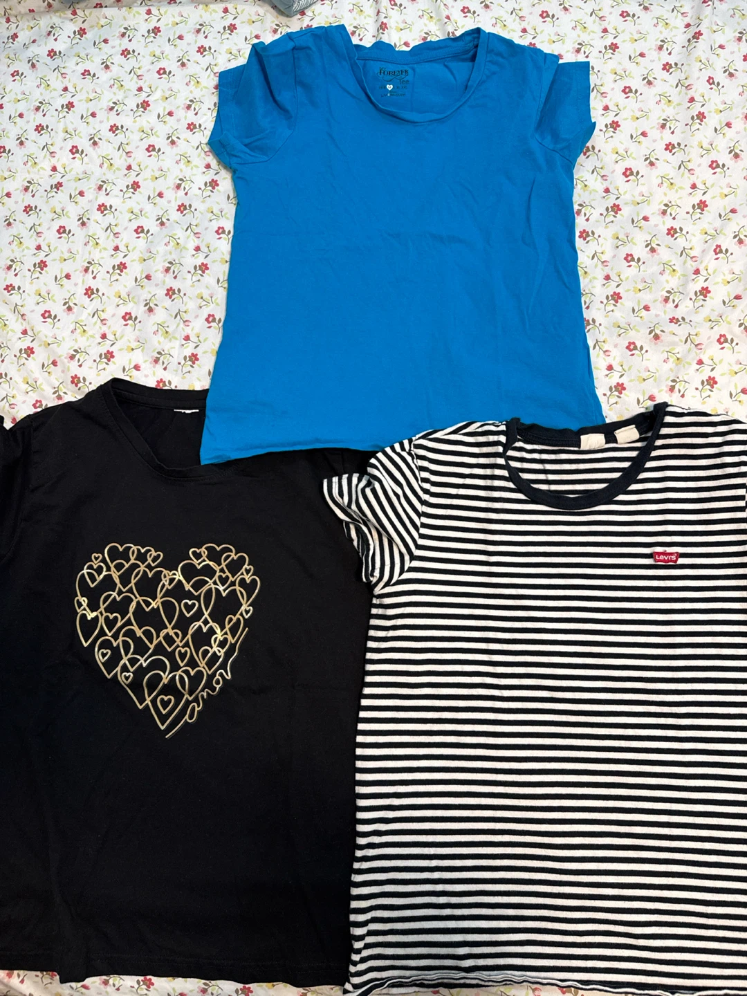 Lot of 3 T-Shirts - Blue, Black Hearts, Striped Levi's