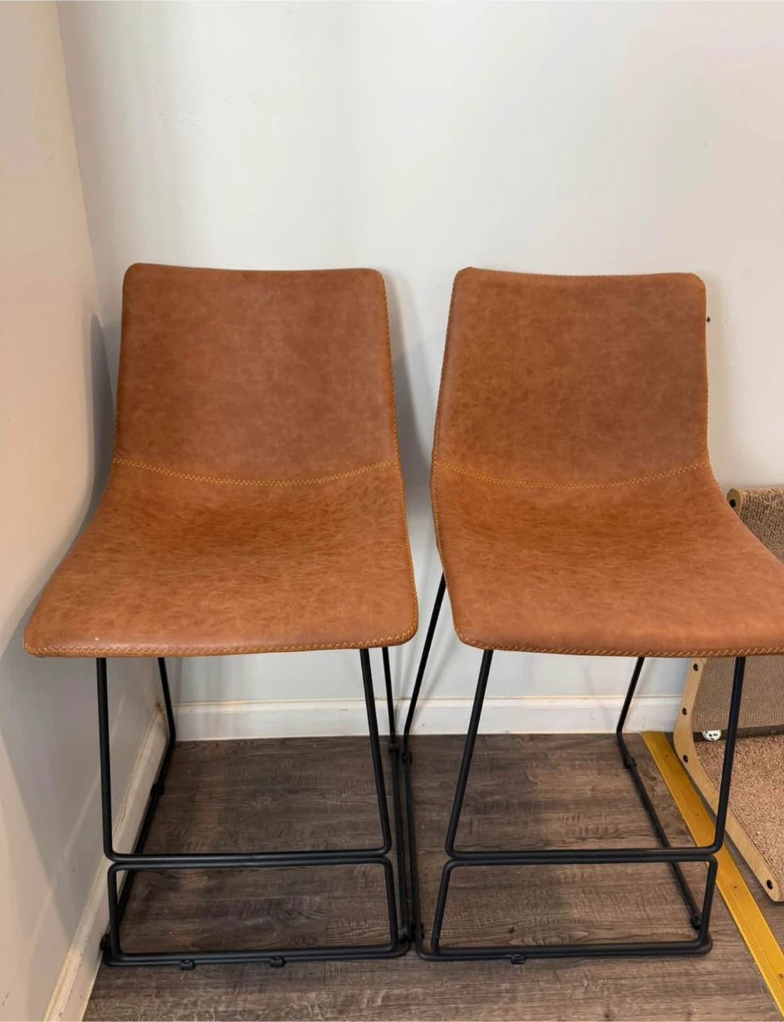 SET OF 2 MODERN BAR STOOLS — COGNAC & BLACK 🪑✨