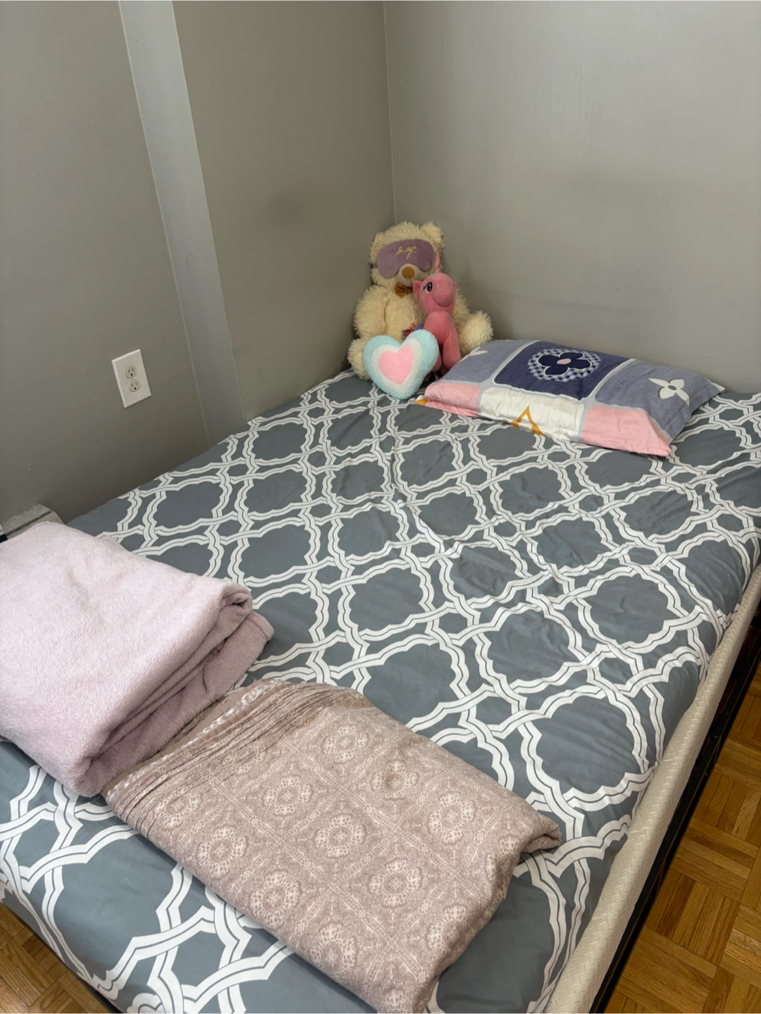 Metal Bed Frame with Mattress - photo 4