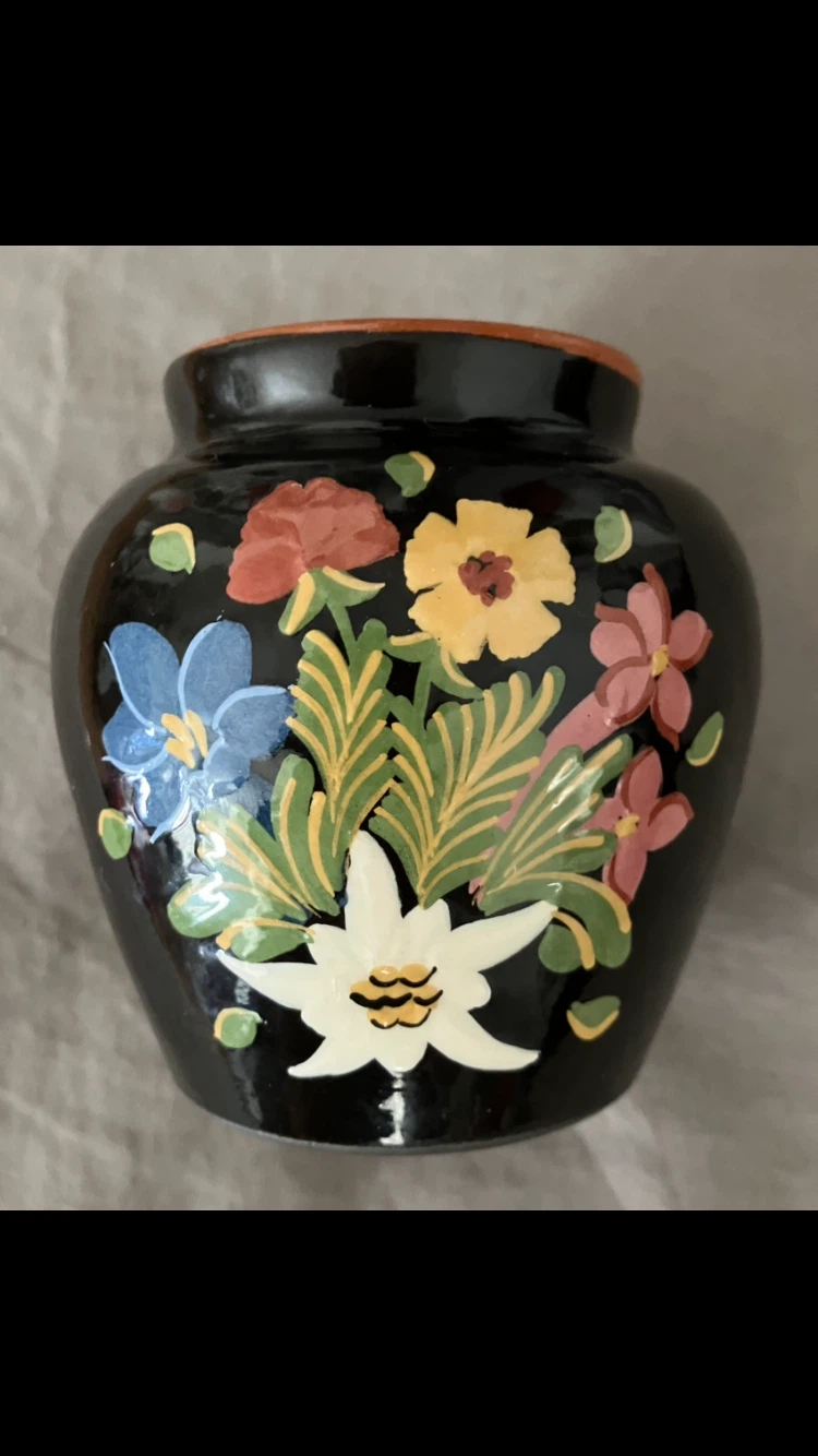 Small Black Pottery Vase with Floral Design 🏺🌸🌺🌼🪷🪻🌷🖤 - photo 2