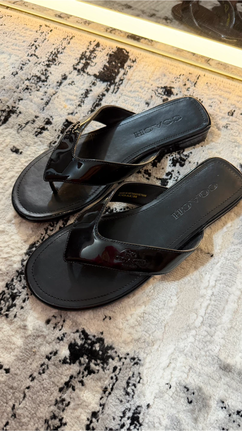 Coach Black Patent Leather Flip Flop Sandals - photo 3