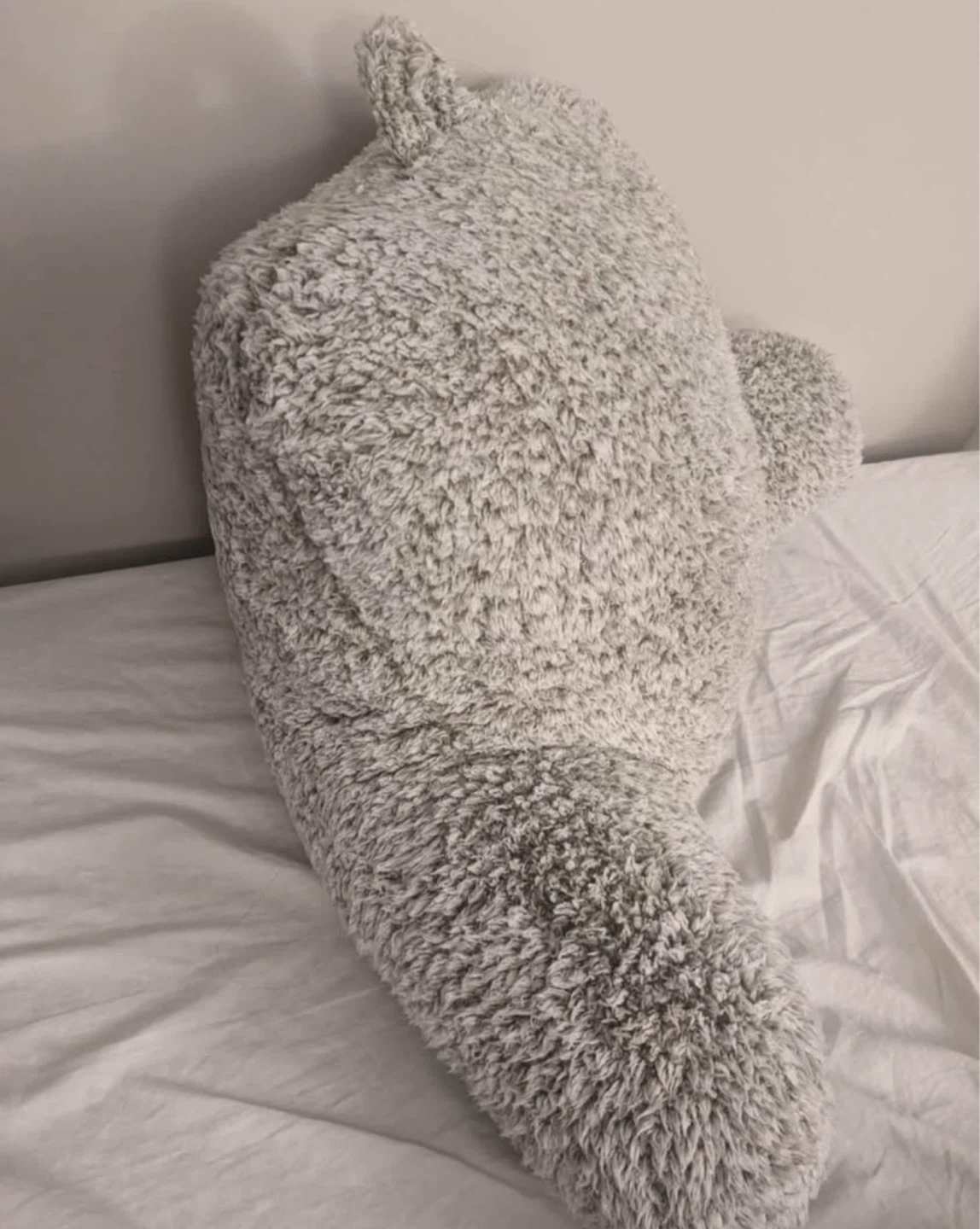 MOVING OUT SALE- Reading Pillow/Sitting Up Pillow for Bed - photo 2