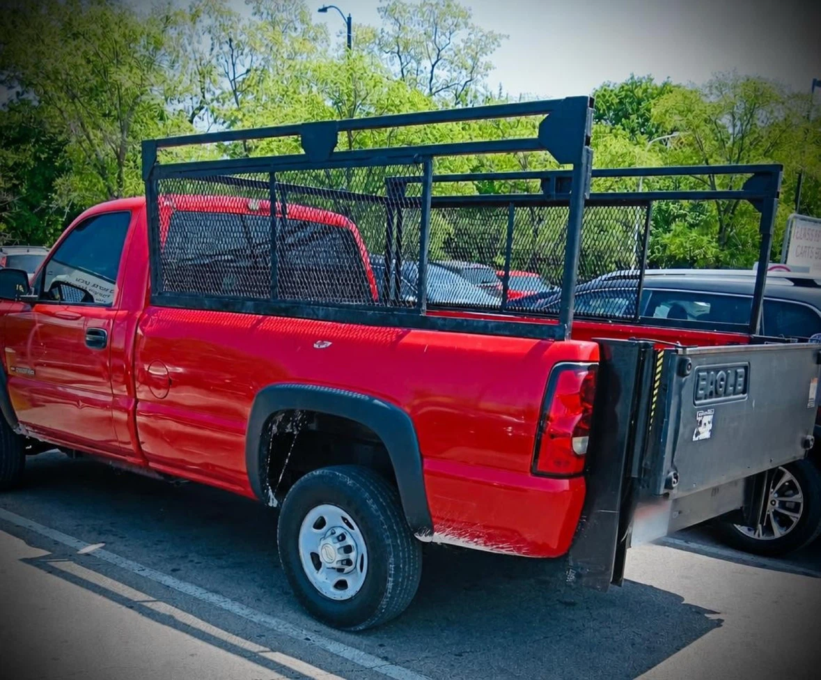 Garage & basement  / cleanout  / junk hauling