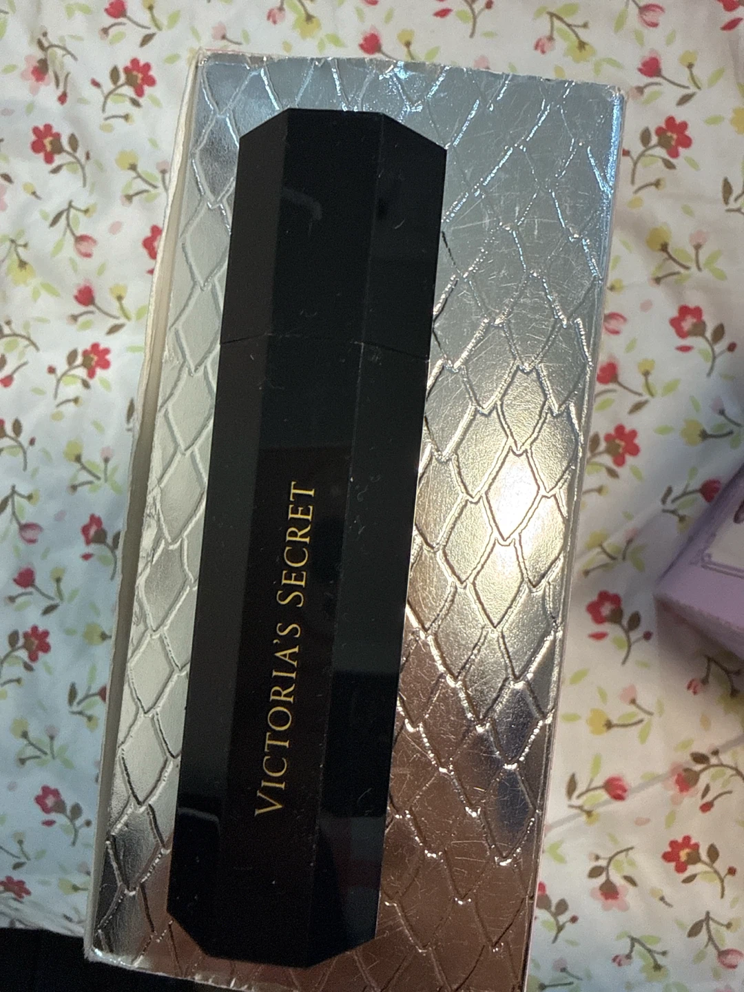 Victoria's Secret travel-size fragrance  case. - photo 2