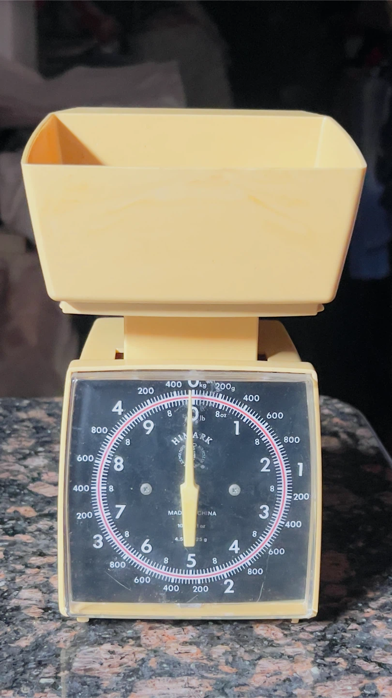 Vintage Hallmark Kitchen Scale - photo 2