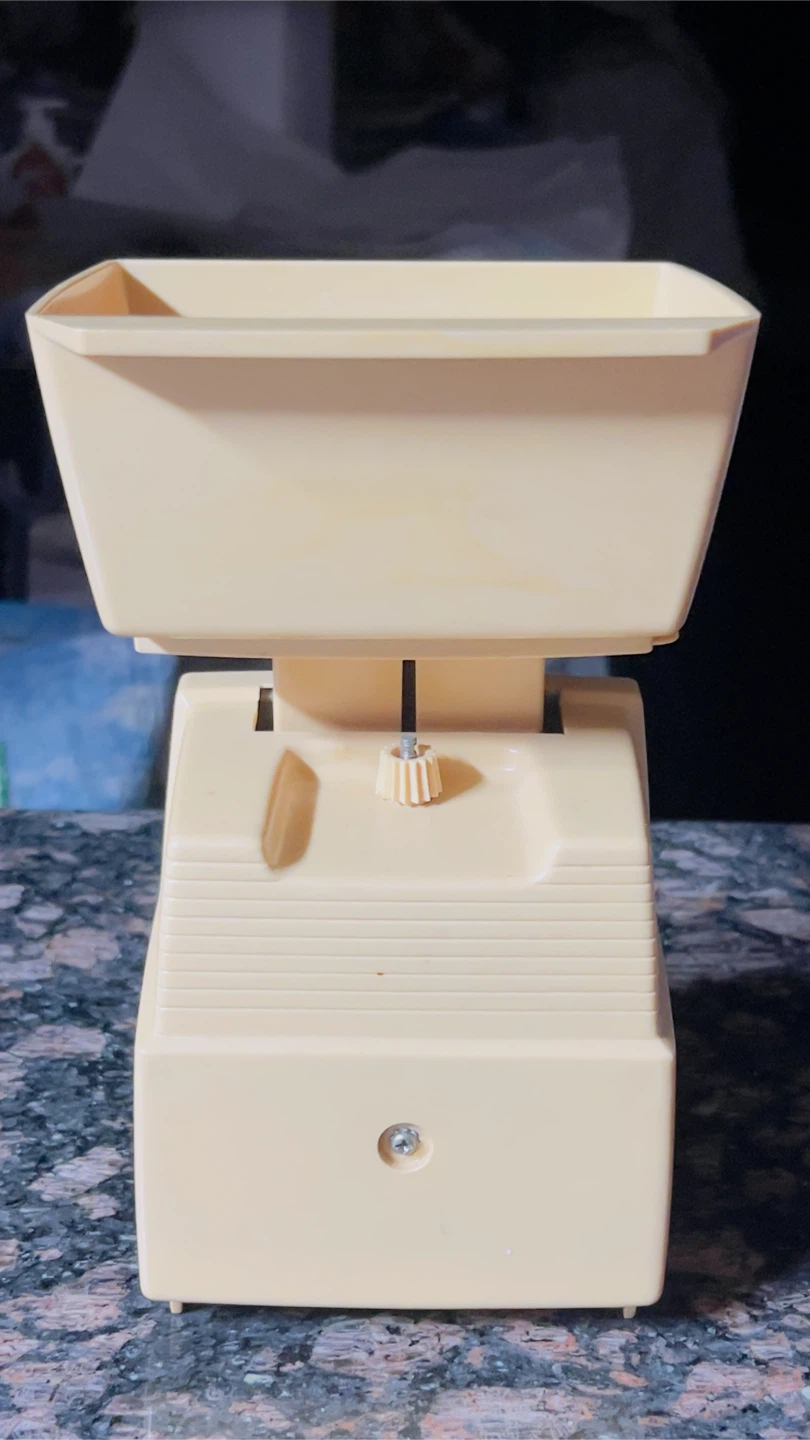 Vintage Hallmark Kitchen Scale - photo 4