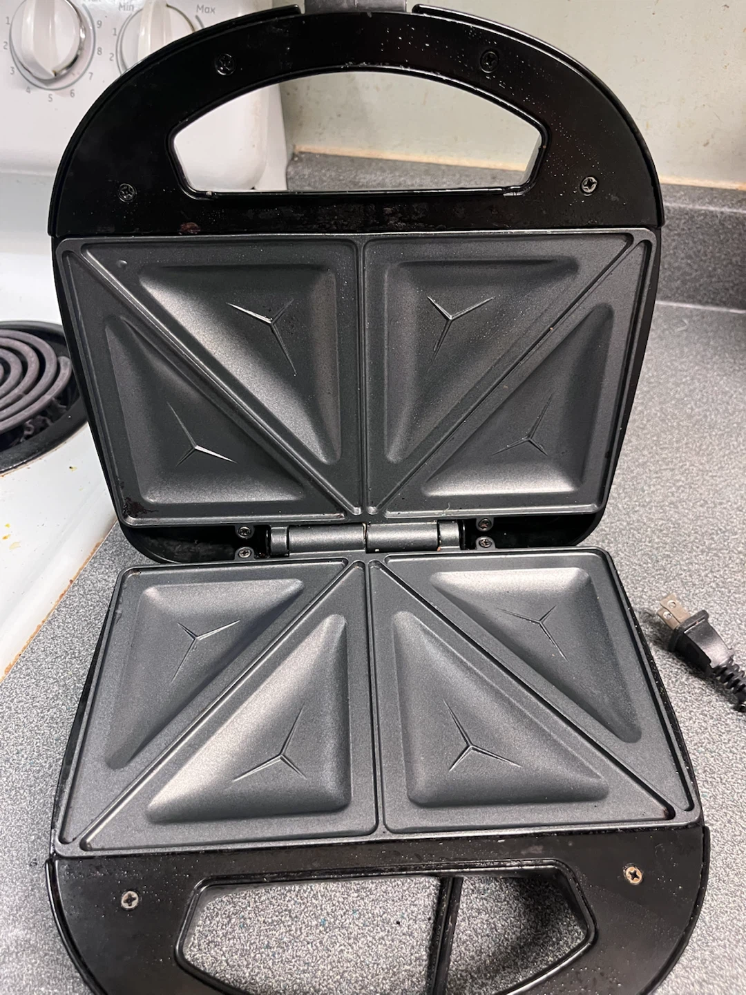 MOVING OUT SALE- Toastmaster sandwich maker - photo 2
