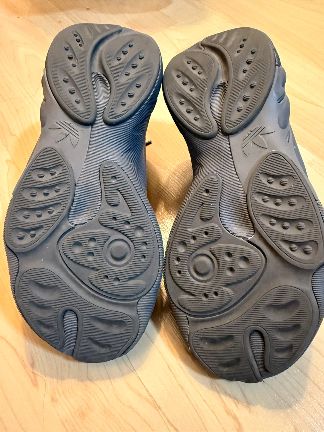 Adidas women size 6 - photo 4
