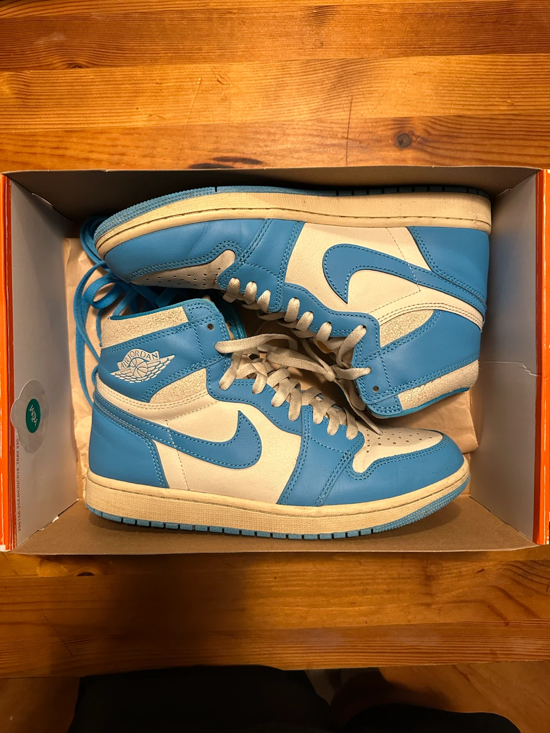 Air Jordan 1 Retro High OG 'University Blue'