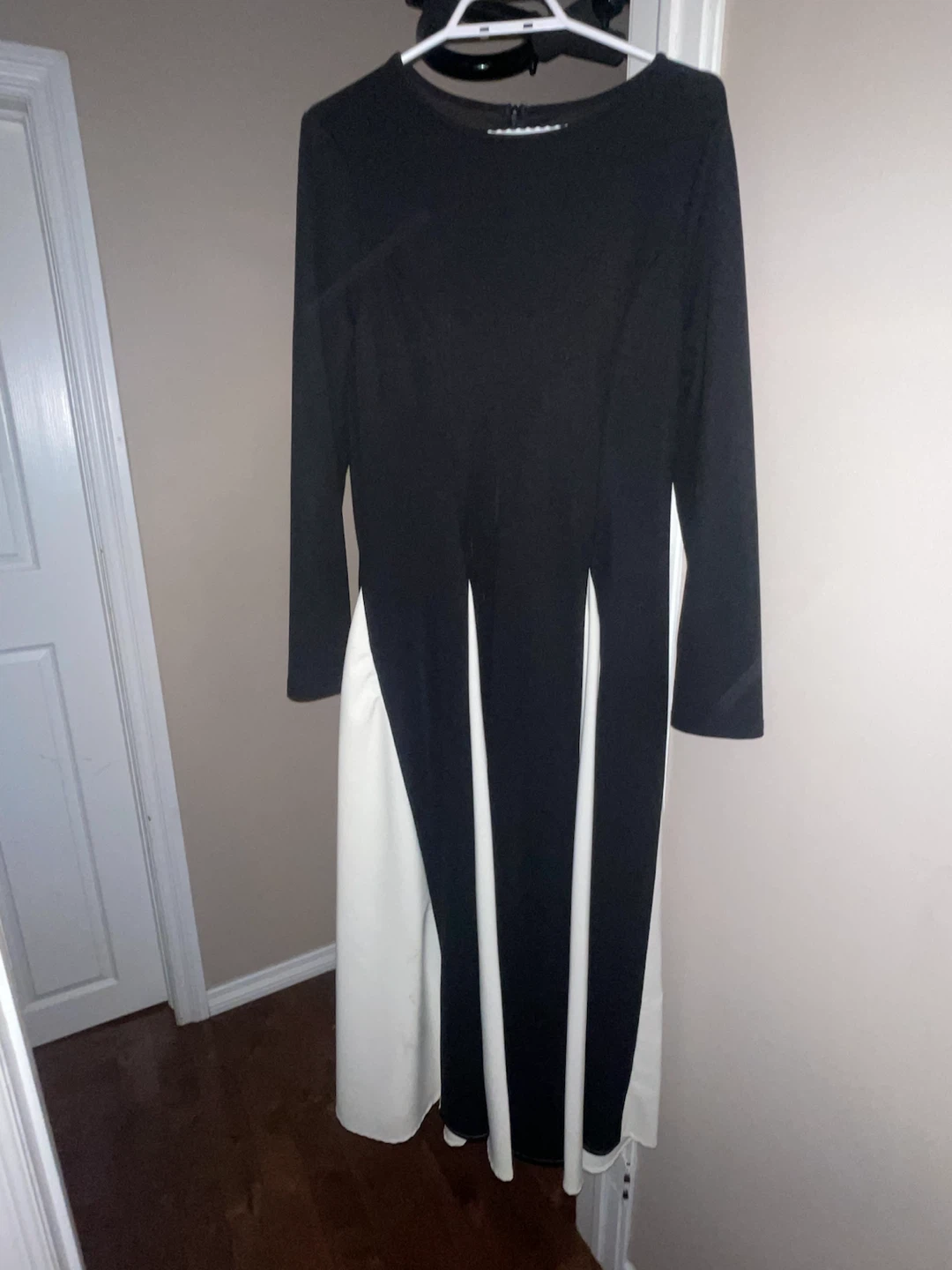 Rafferiza Black and White Long Sleeve Maxi Dress - photo 2