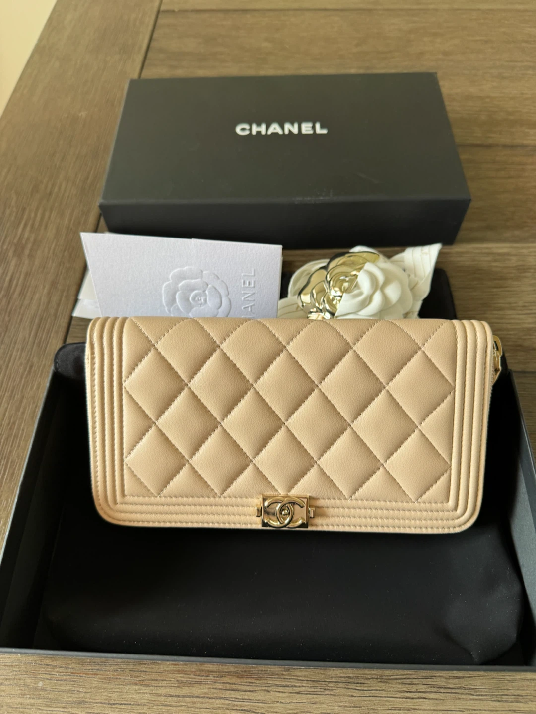 Chanel L-gusset zip Wallet Beige Quilted Gold Hardware UI