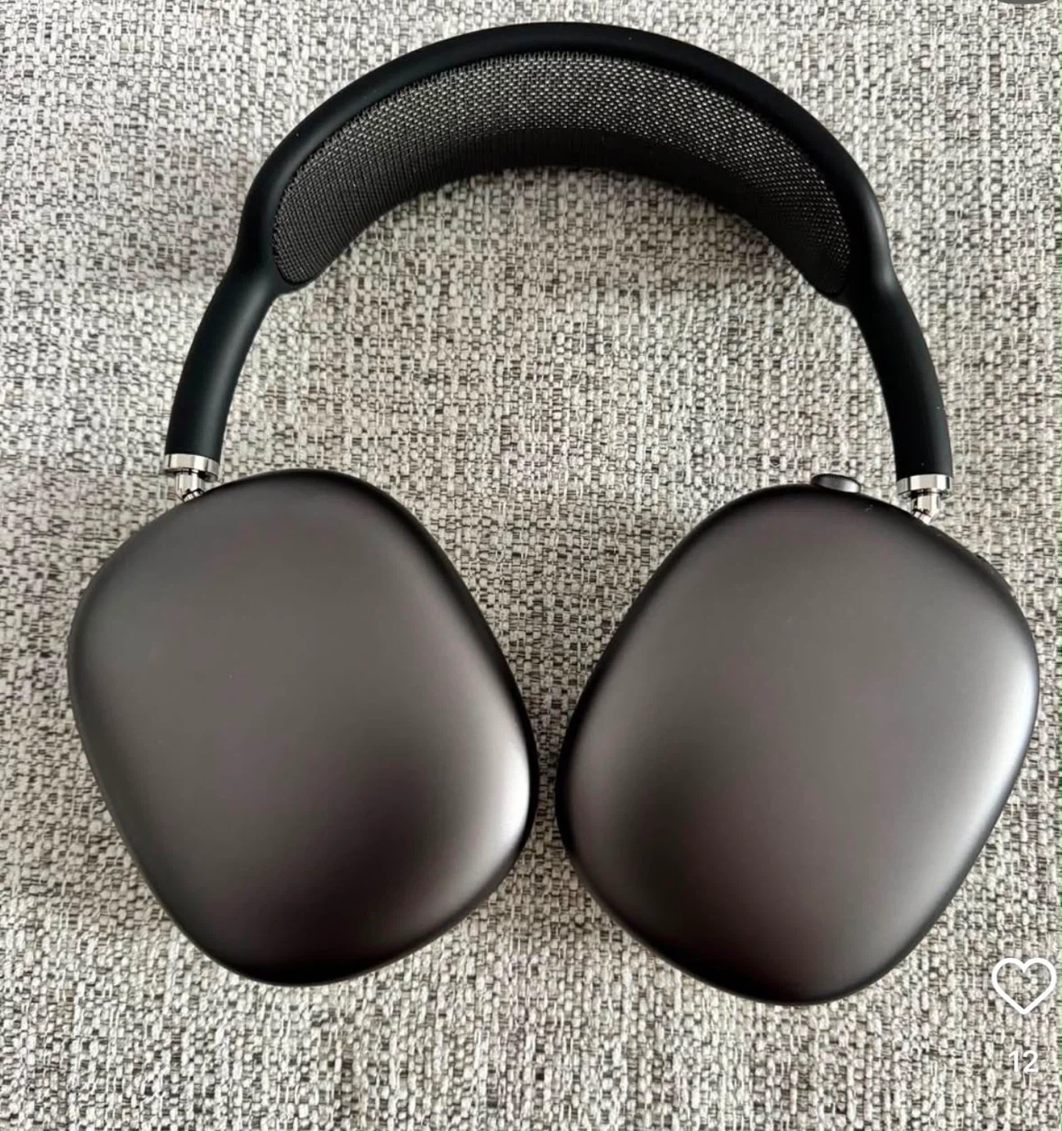 NEW airpods maxes - photo 4