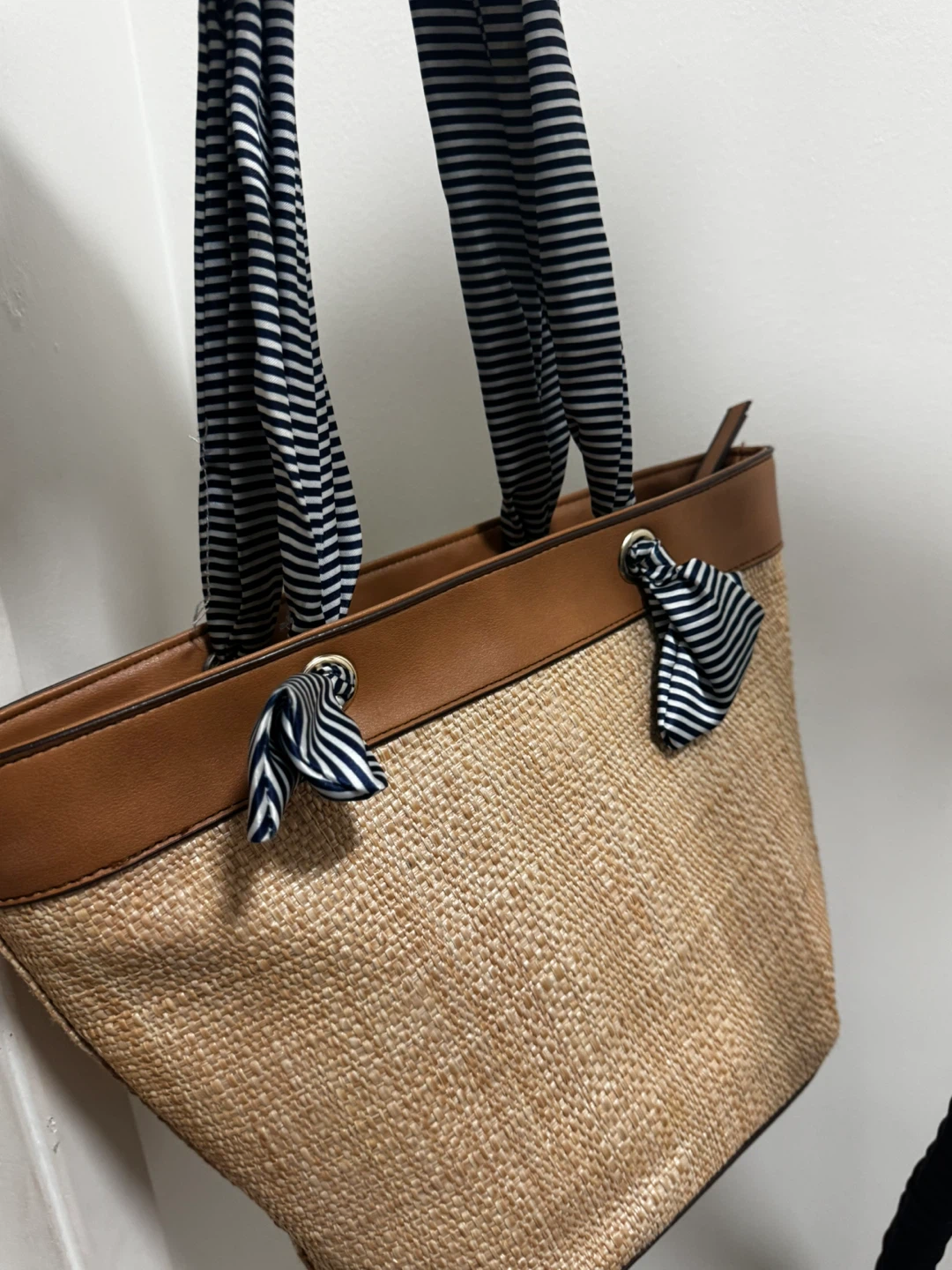 Straw Beach Tote Bag with Striped Handles - photo 4
