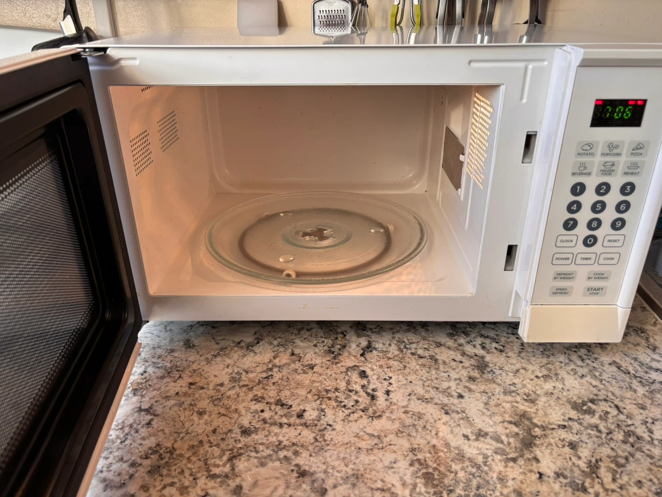 Commercial Chef Microwave Oven - photo 3