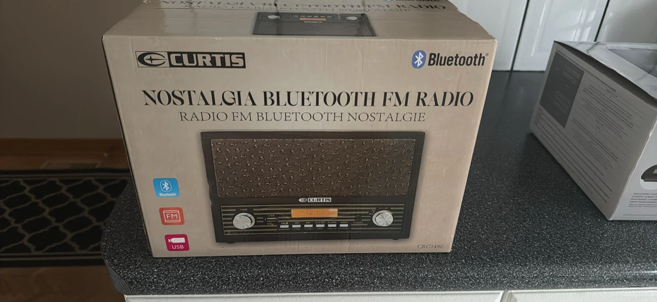 Curtis Nostalgia Bluetooth FM Radio