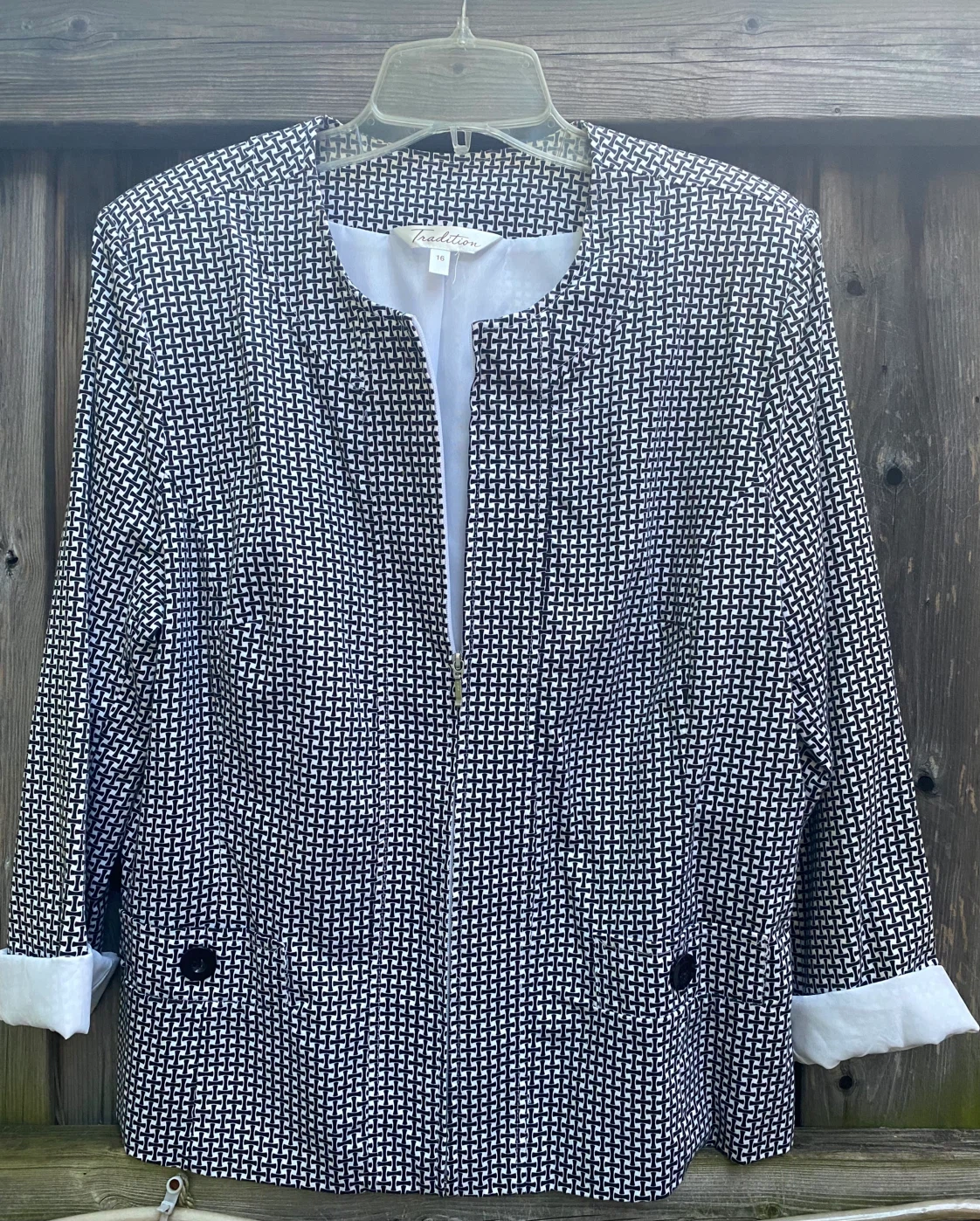 Tradition Women's Black & White Patterned Blazer - Size 16