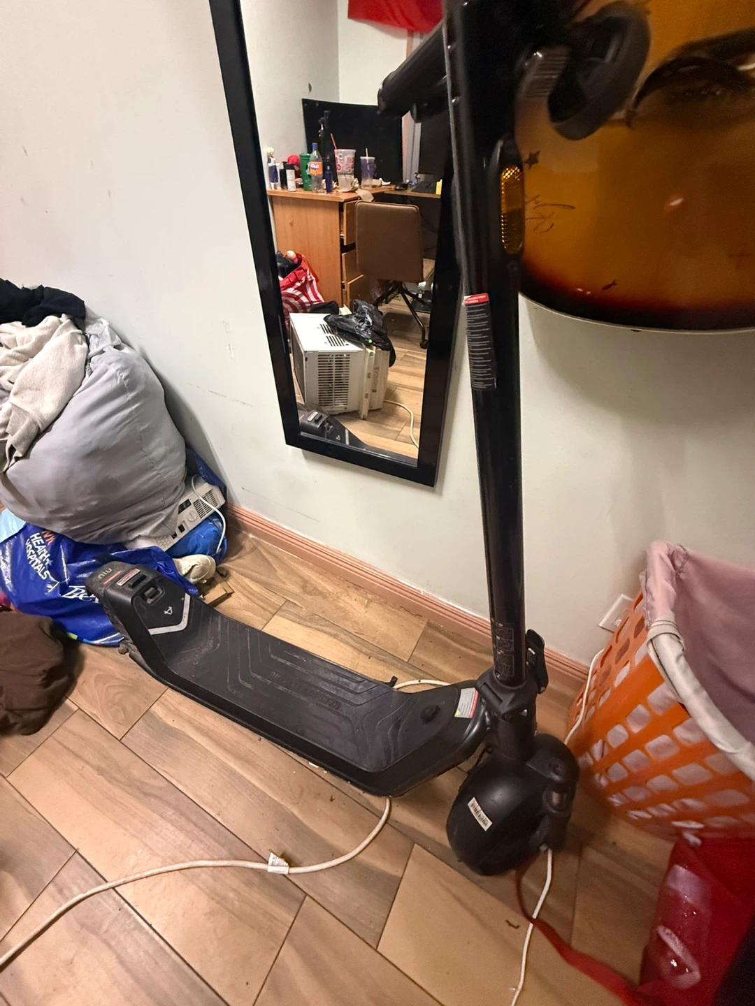 NIU - KQi 300P Foldable Electric Kick Scooter - Black - photo 3