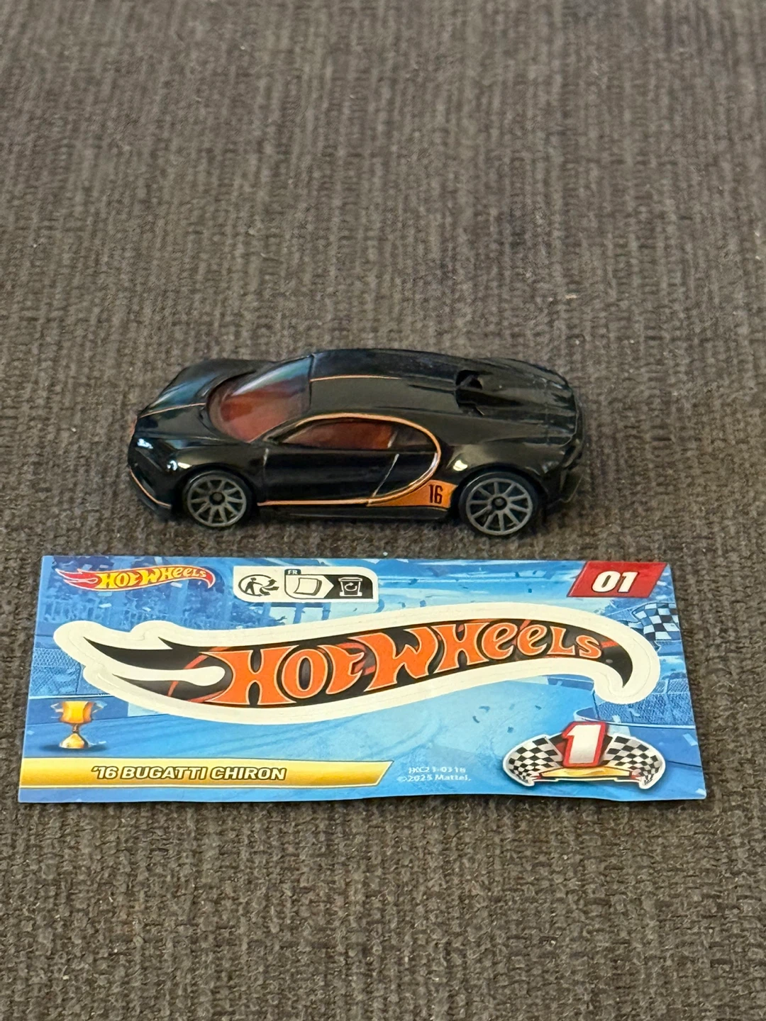 Hot Wheels 16 Bugatti Chiron mystery model