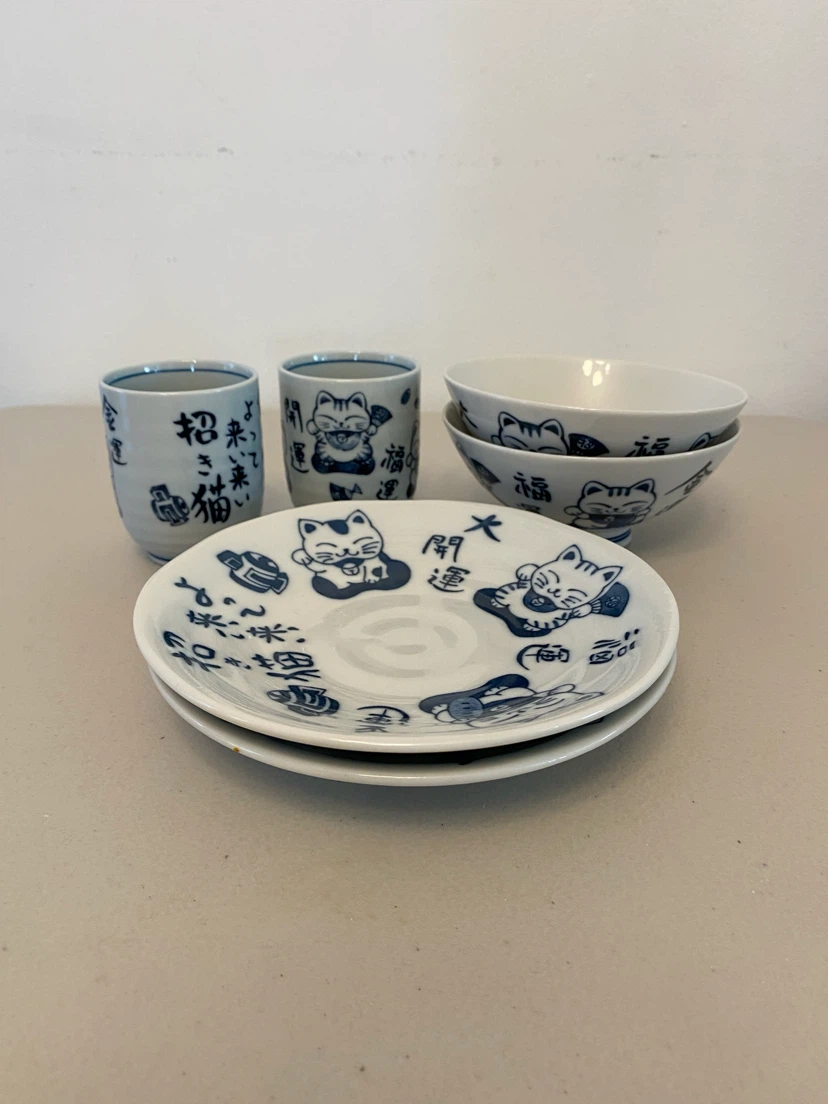 Asian Waving Cat Dish Set