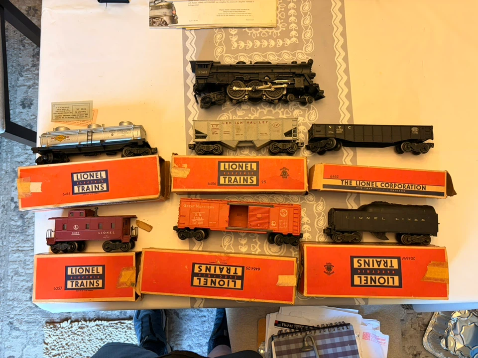 Lionel Trains Engine and Accessories