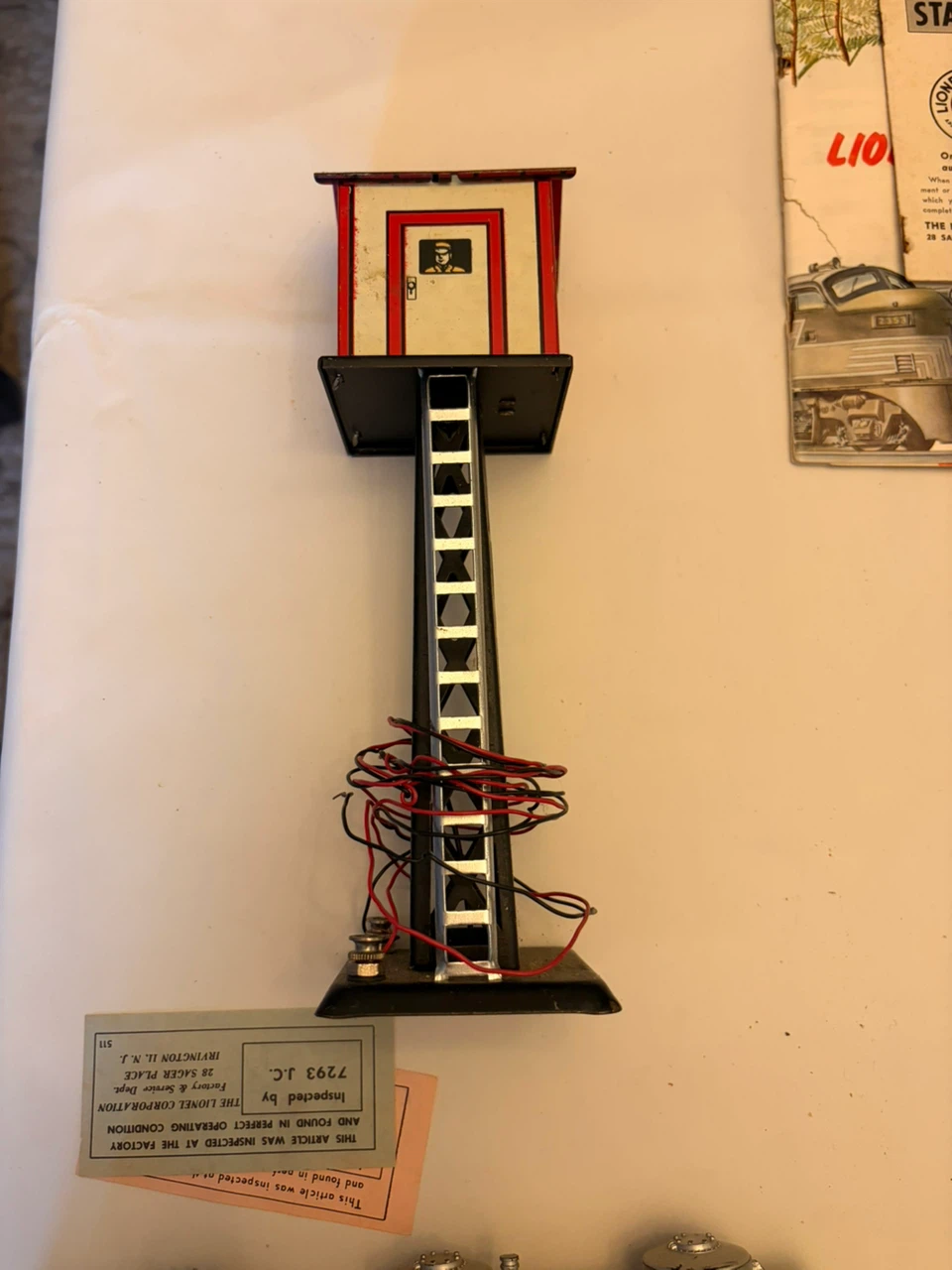 Lionel Trains Engine and Accessories - photo 3