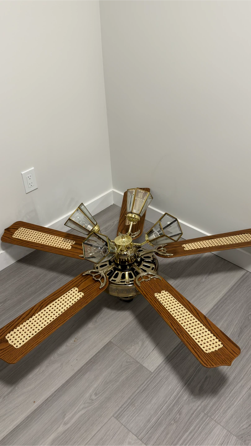 Vintage Ceiling Fan with 5 Wood Blades and Glass Lights - photo 3