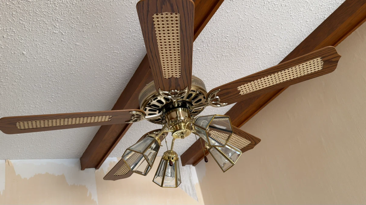 Vintage Ceiling Fan with 5 Wood Blades and Glass Lights - photo 4