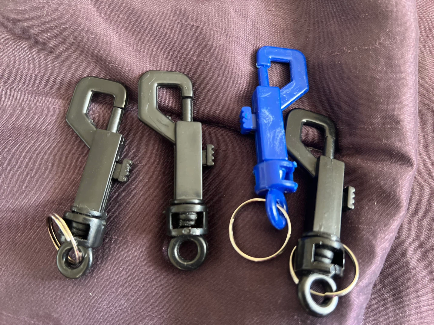 Lanyards and Retractable Badge Holders - photo 3