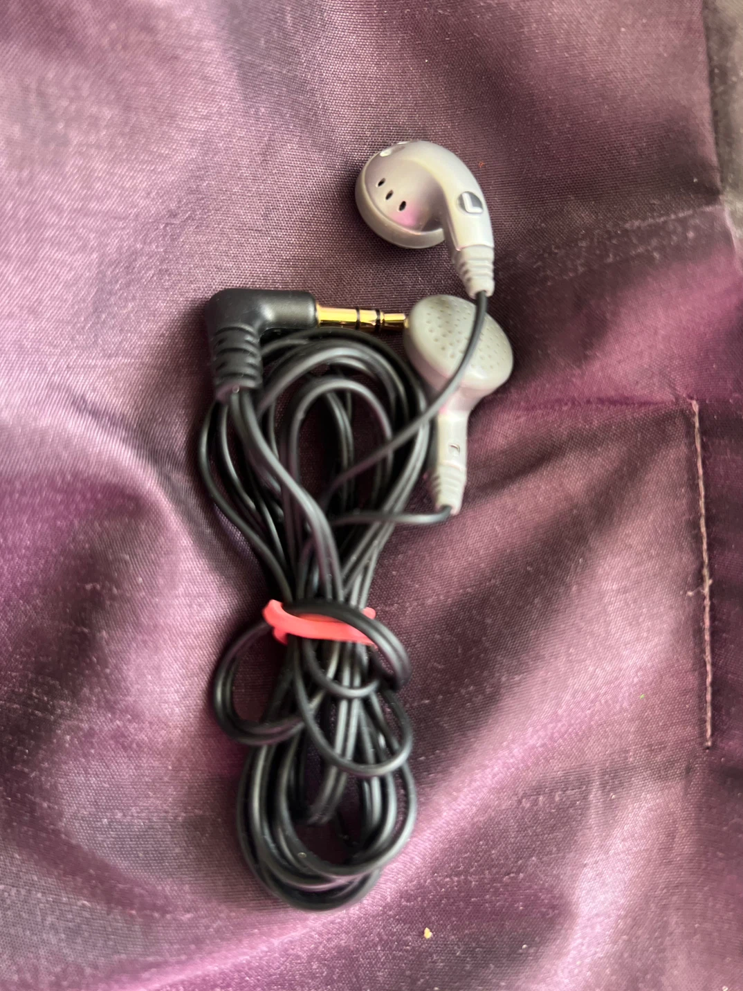 Assorted Earbuds and Charging Cables-price of Each - photo 3