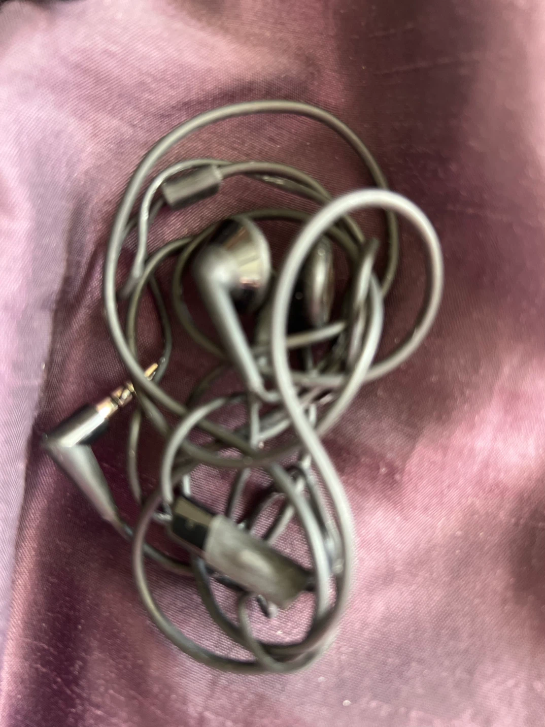 Assorted Earbuds and Charging Cables-price of Each - photo 4