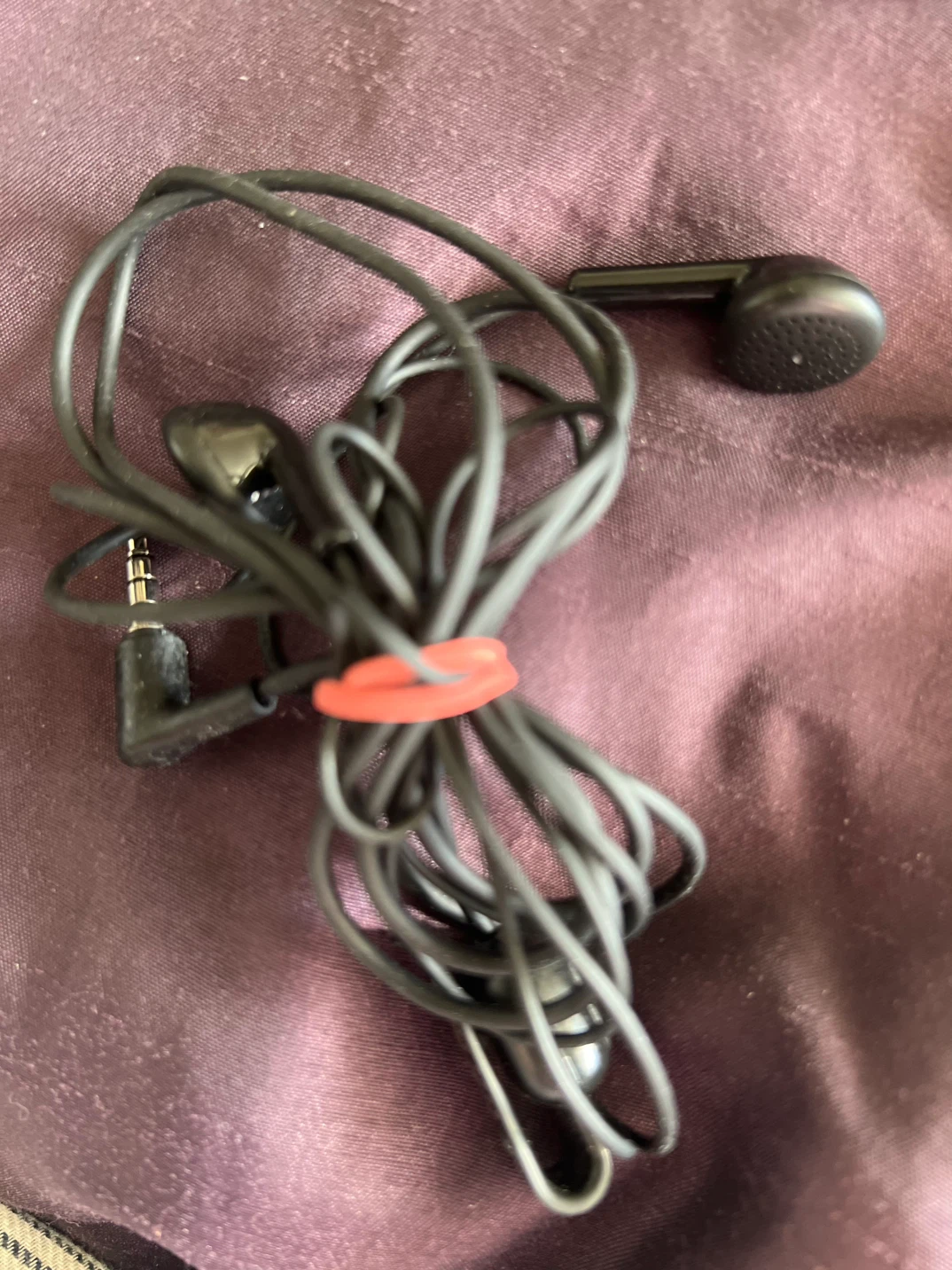 Assorted Earbuds and Charging Cables-price of Each - photo 5