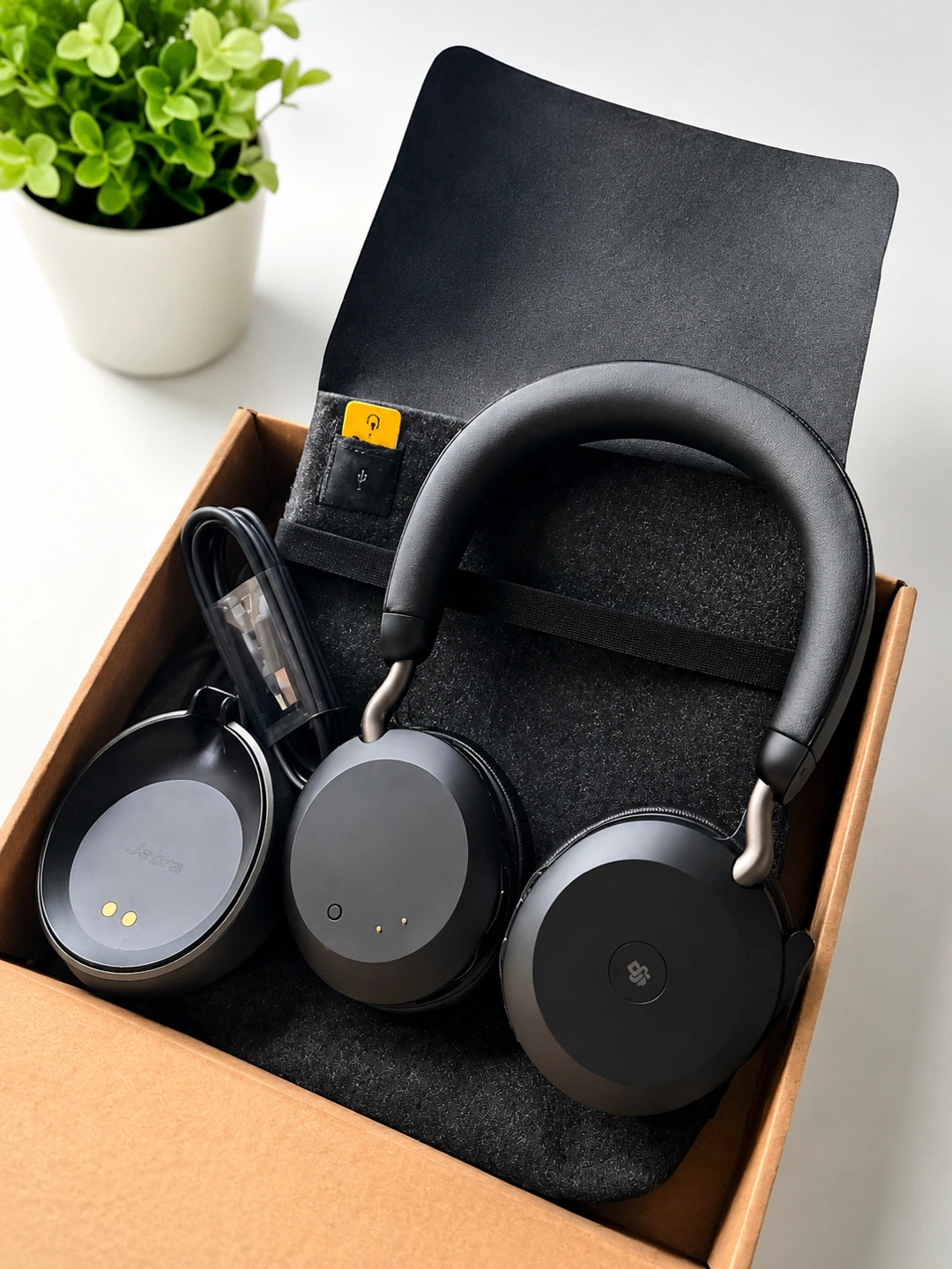 Jabra Evolve2 75 + Charging Base Headphone - photo 3