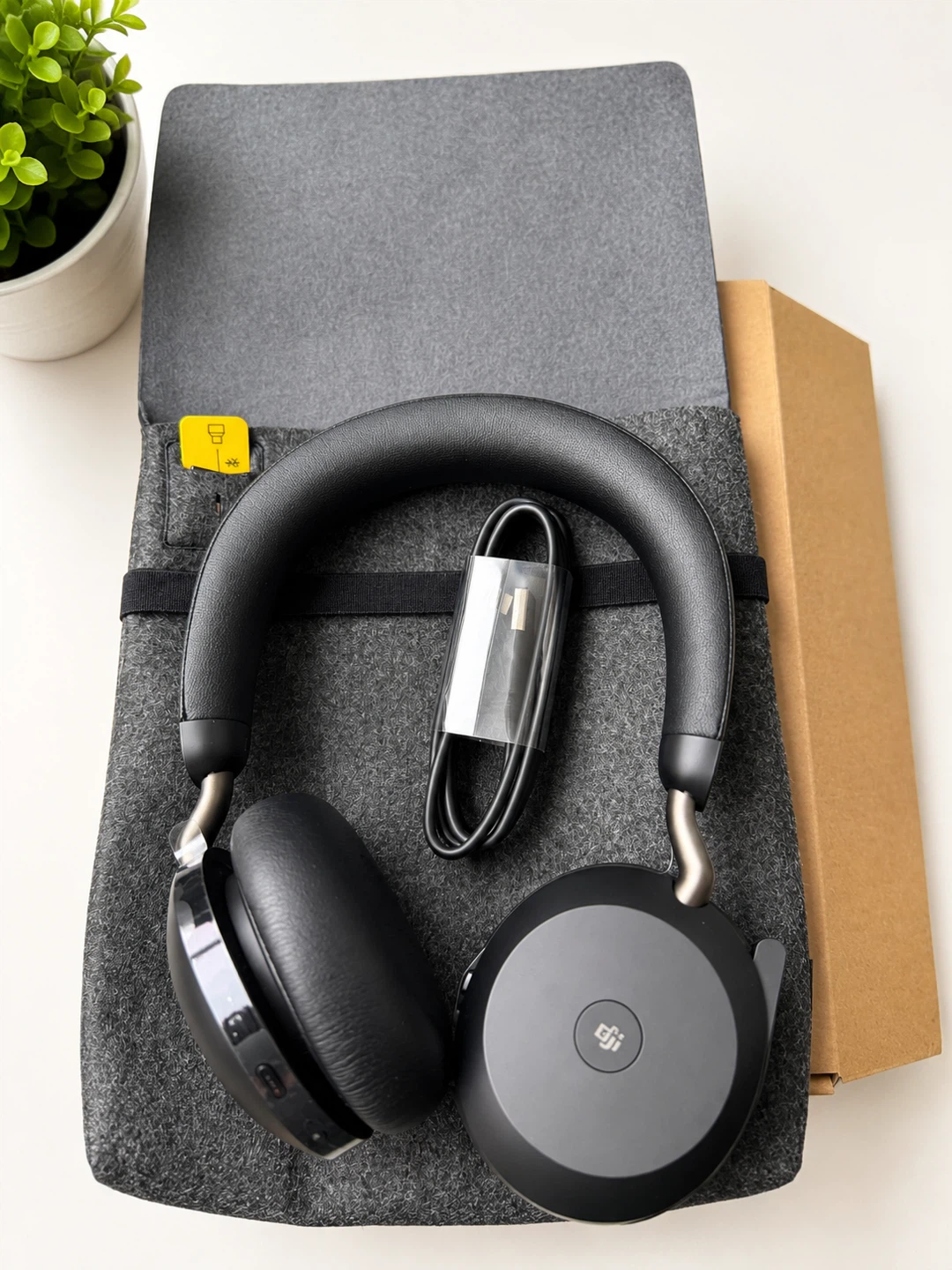 Jabra Evolve2 75 + Charging Base Headphone - photo 5