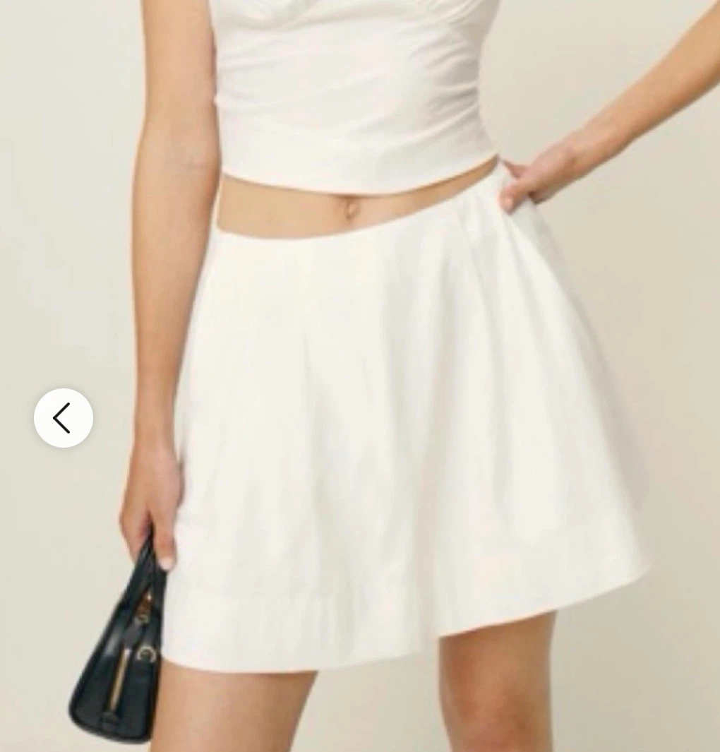 LIKE NEW Reformation cotton mini skirt with pockets Size 6