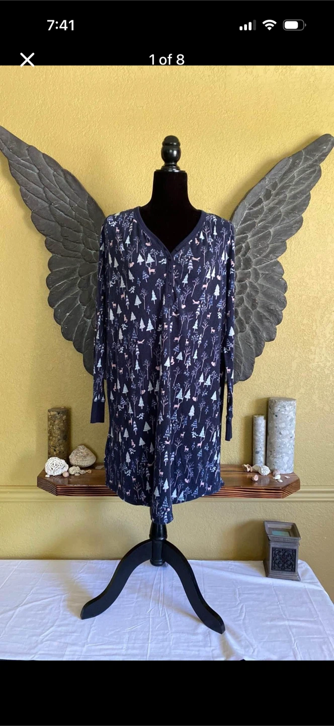 Denver Hayes Oversized Winter Pictured Sleepwear Gown