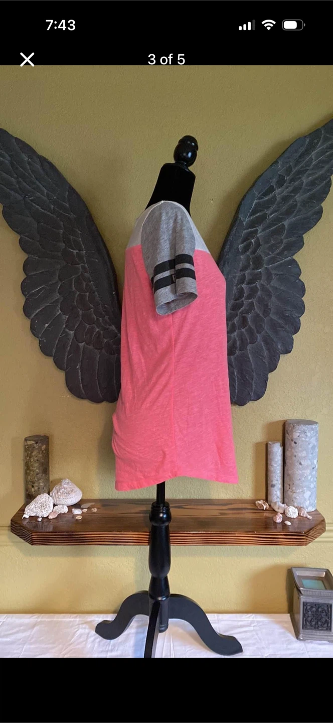 Victoria’s Secret Pink V-neck Shirt Top - photo 3