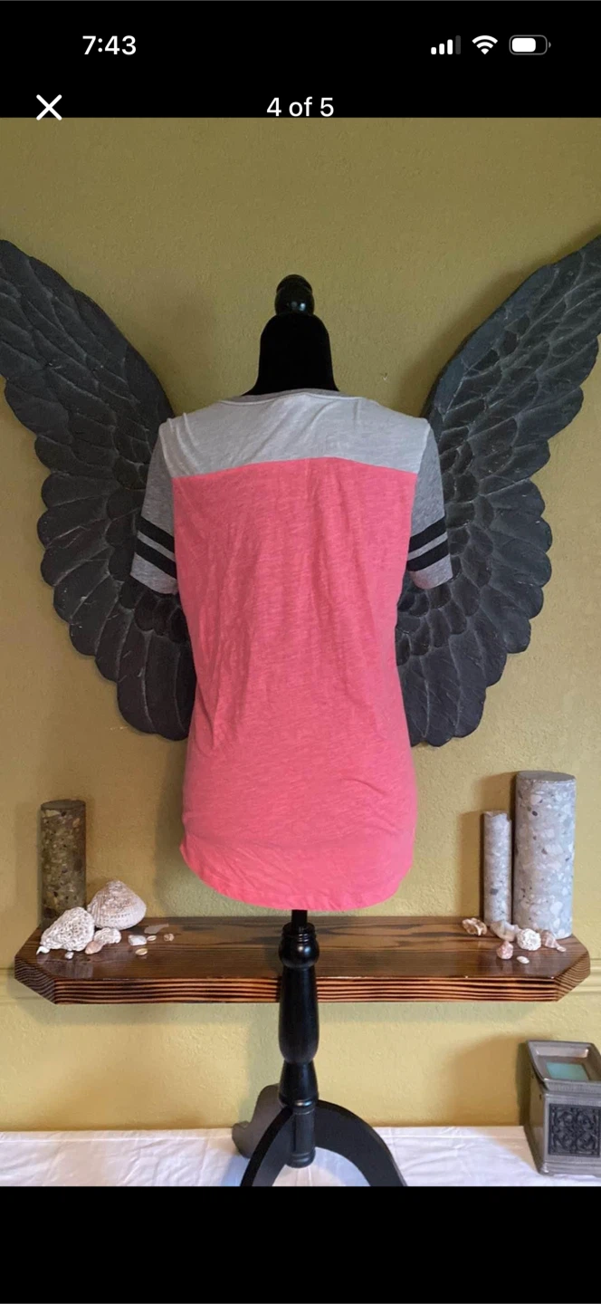 Victoria’s Secret Pink V-neck Shirt Top - photo 4