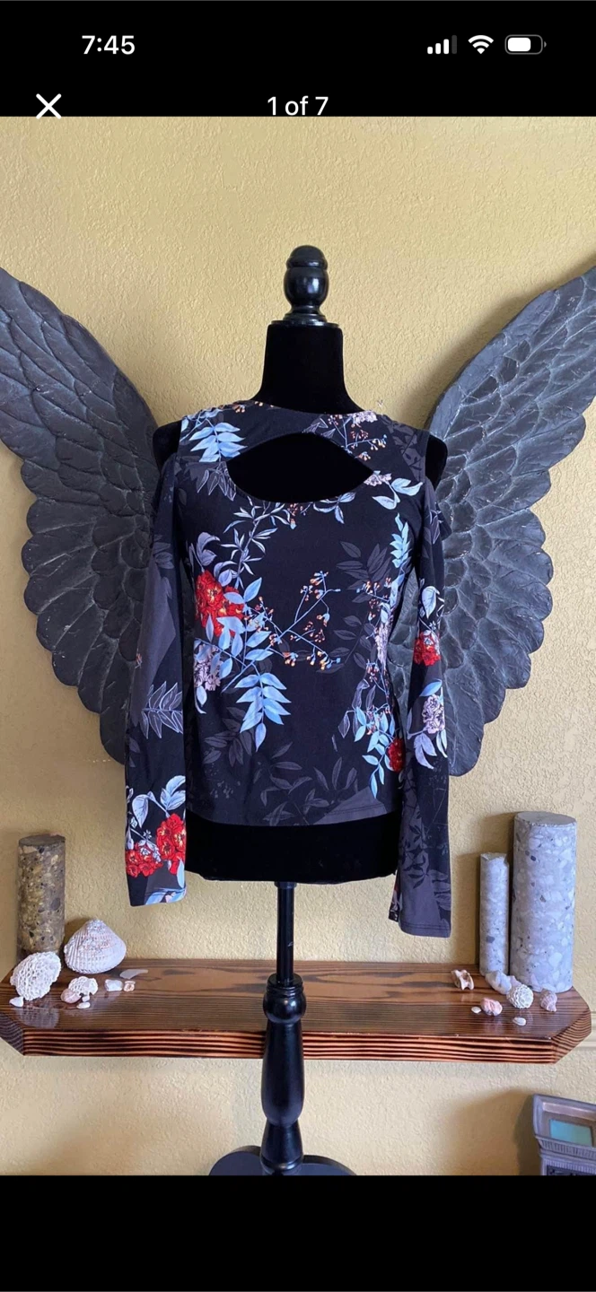 Guess Floral Cold Shoulder Shirt Top