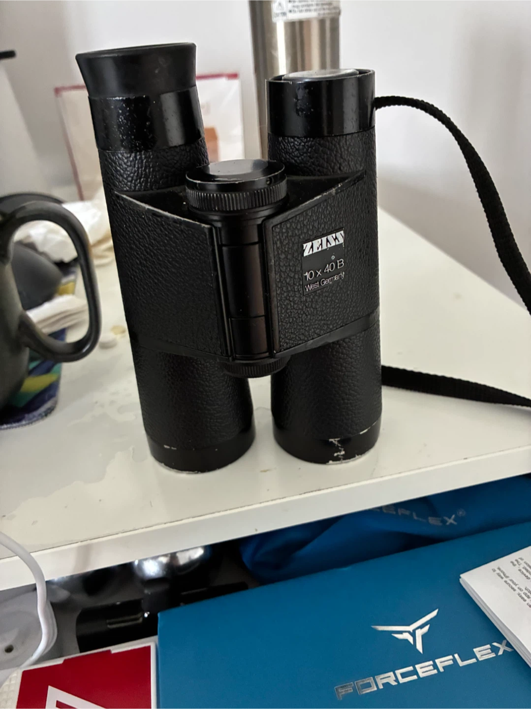 Zeiss 10 x 40 B Binoculars - photo 2