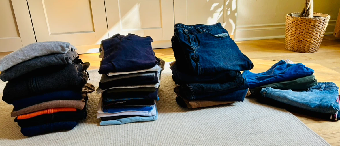 Men’s Clothing – Size L – Free