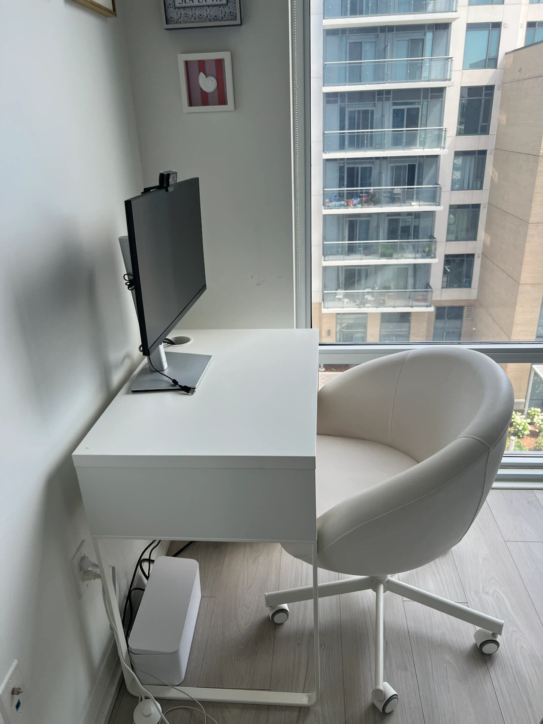 IKEA study/vanity desk - photo 3