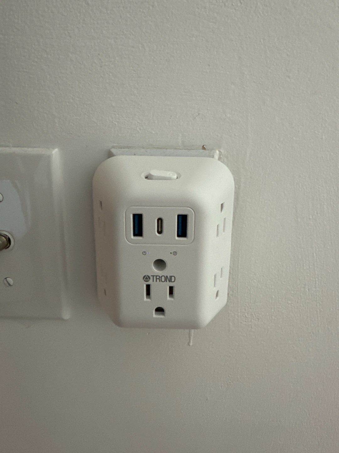 TROND Power Strip with USB C